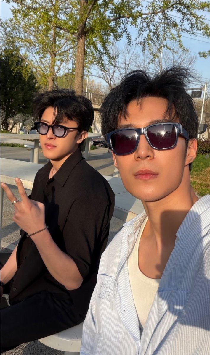 Ketika pria mapan ngedate bareng brondong kampus di akhir pekan.🫣