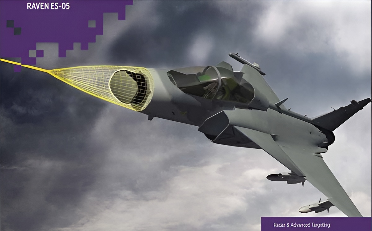 robemarc28's tweet photo. @ultimopaladin La clave es la nariz. El block 70 utiliza el mismo radar que utiliza el F-22 y F-35. https://t.co/YplGMDhLS5
