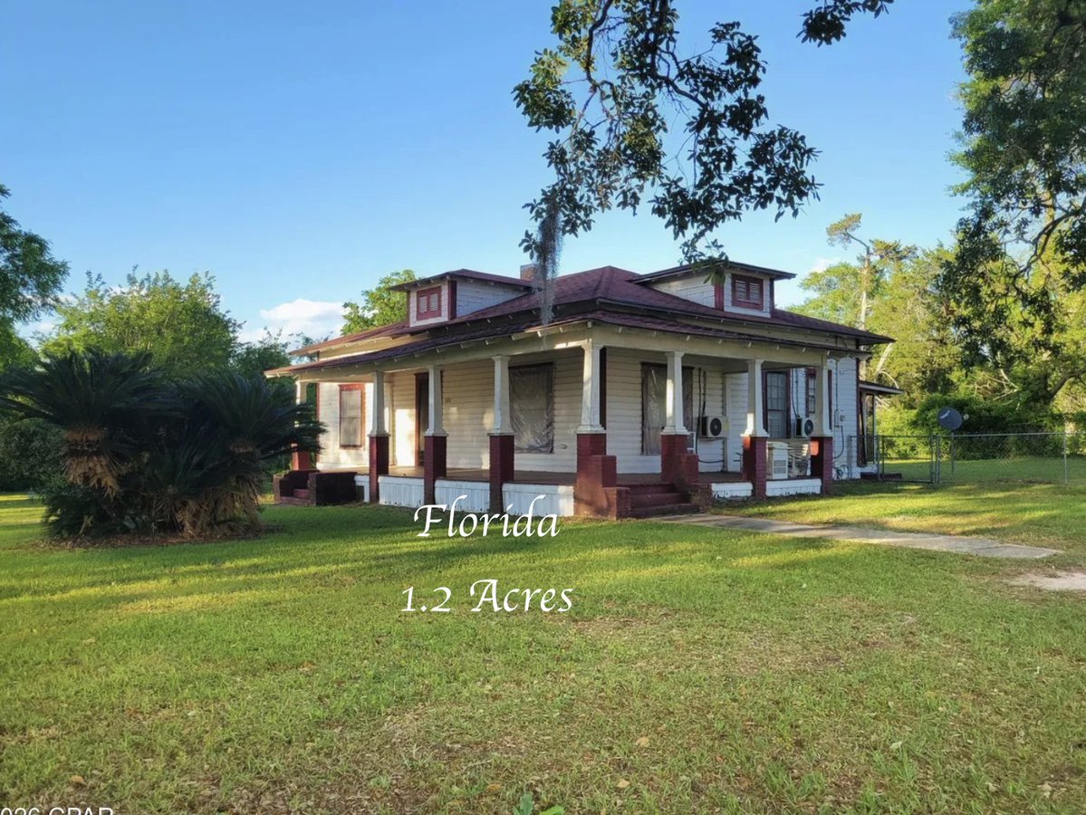oldhousecalling's tweet image. Timeless 1910 #Florida Charmer on 1.2 #Acres – $90K. 
oldhousesunder100k.com/timeless-1910-…
