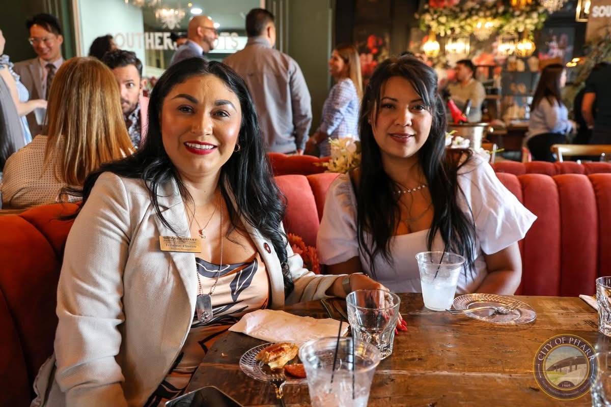 gulfcoastfcu's tweet image. Our McAllen team had a great time at the Greater Pharr Chamber of Commerce Networking Mixer at Southern Roots Flower Market!
From meaningful conversations to new connections, it was a fantastic opportunity to grow our network while supporting local businesses. 
#Networking