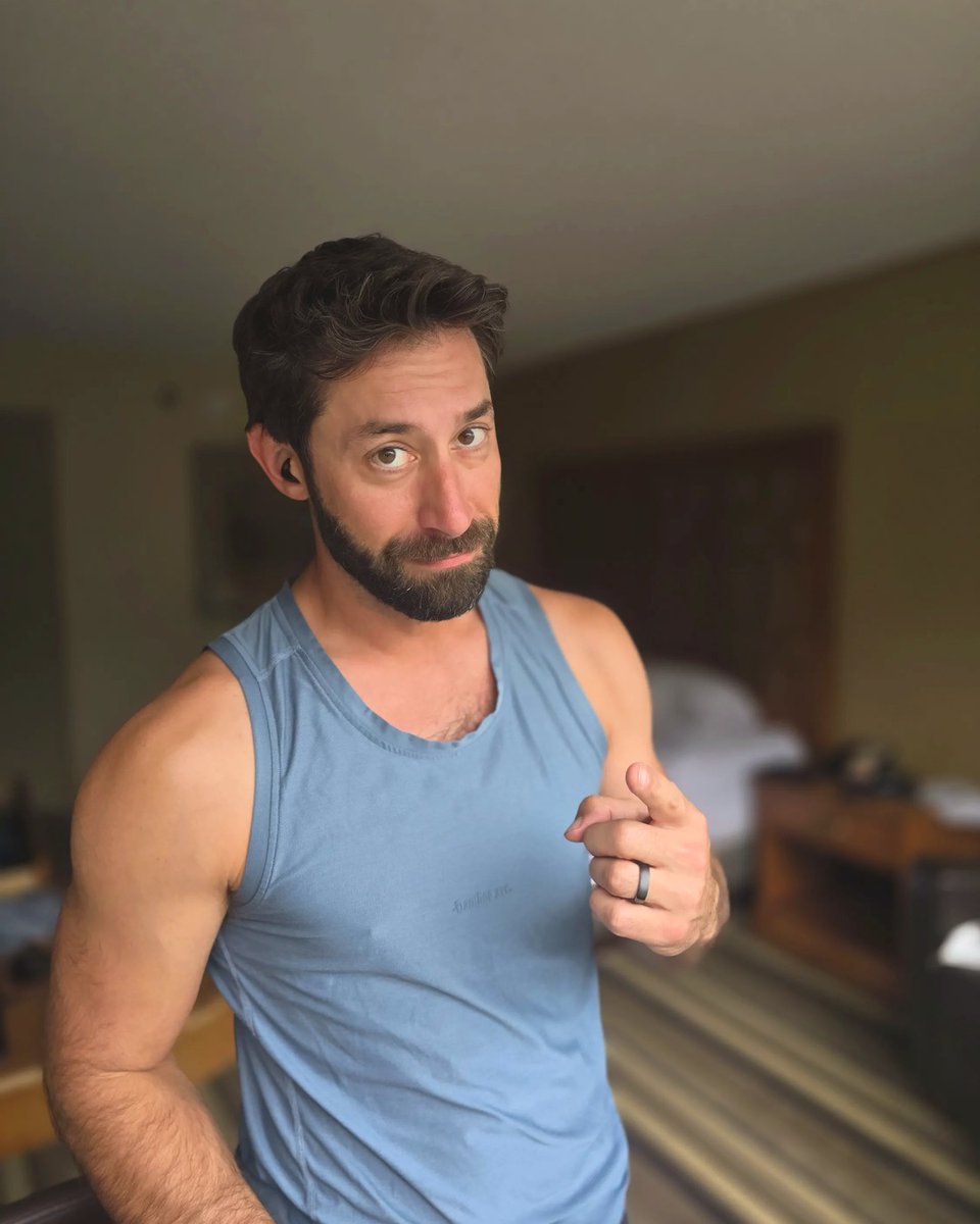 JoeZieja's tweet image. Another con, another workout! 30m sets your body up for success when you want to go go go and get the most out of your convention experience.

#voiceacting #voiceactor #voiceover #anime #gaming