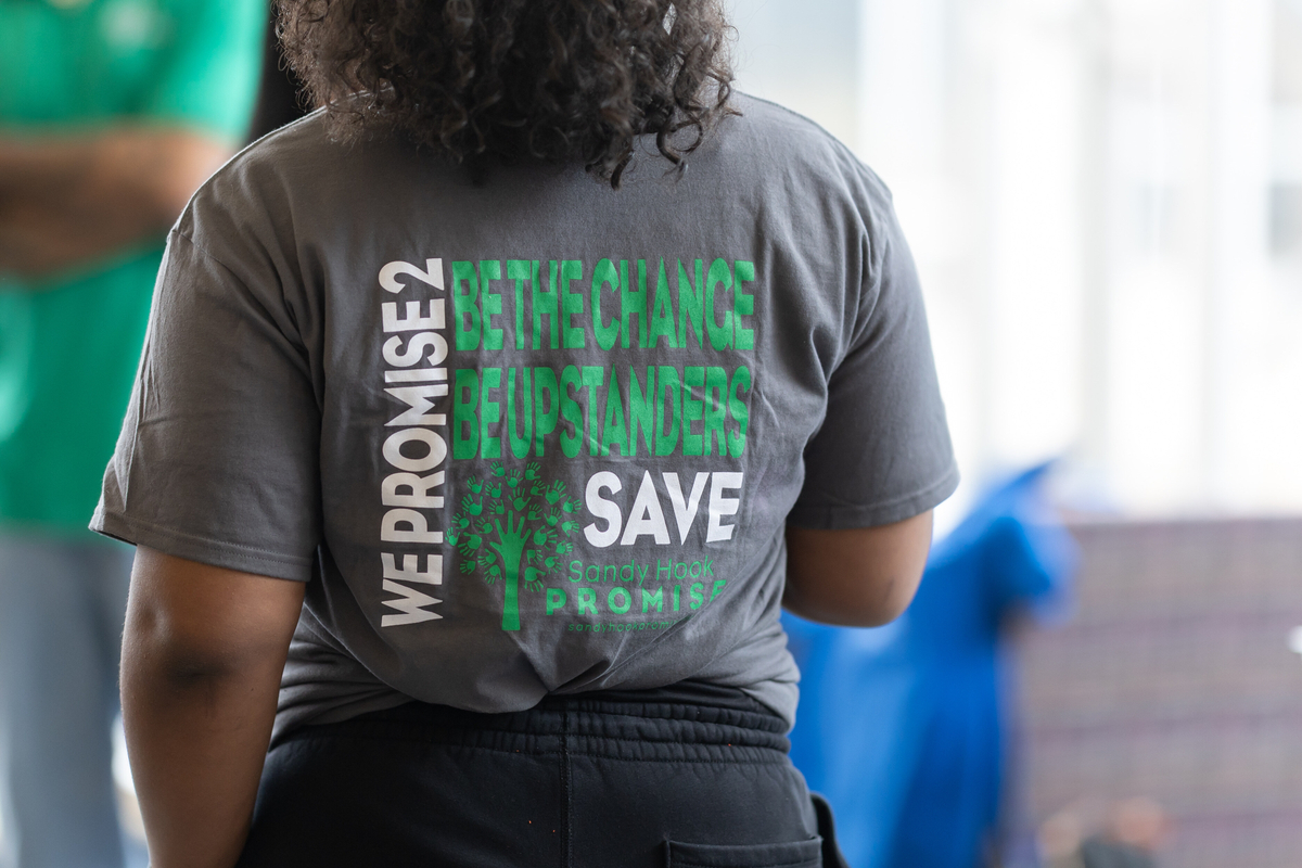 NATIONALSAVE's tweet photo. It’s National Youth Violence Prevention Week 💚

🎉 Today’s Challenge: Build Community

Bring people together! Host a small gathering, organize a positive activity, or celebrate the friendships that make you feel safe and supported.

Let’s keep it going!

#NYVPW #SAVEPromiseClub https://t.co/T2iw4Z6nKd