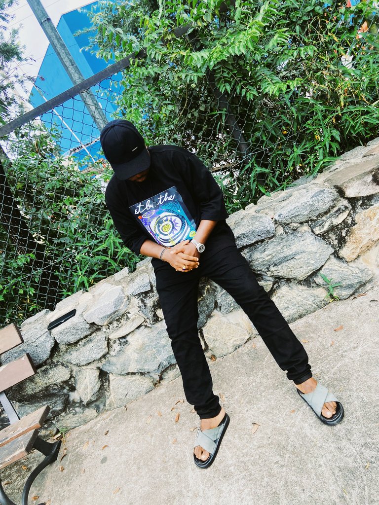 Bigpay_01's tweet image. Dem plenty wey no wish us well, but we thank God say God no be Man ❤️. 

Good evening, my people, how una dey ? ❤️. Godfather Is Active, let's get dinner for a few Bigpay families 💸💸💰. 

That purple ring 😇💜.  #30BG