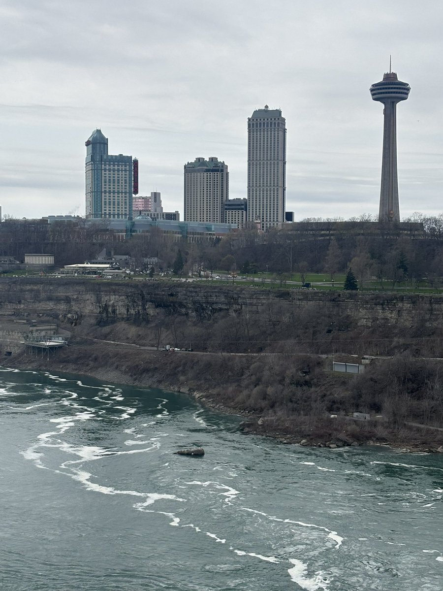 DemonioDemus's tweet photo. Niagara falla https://t.co/r5LKM0InLS