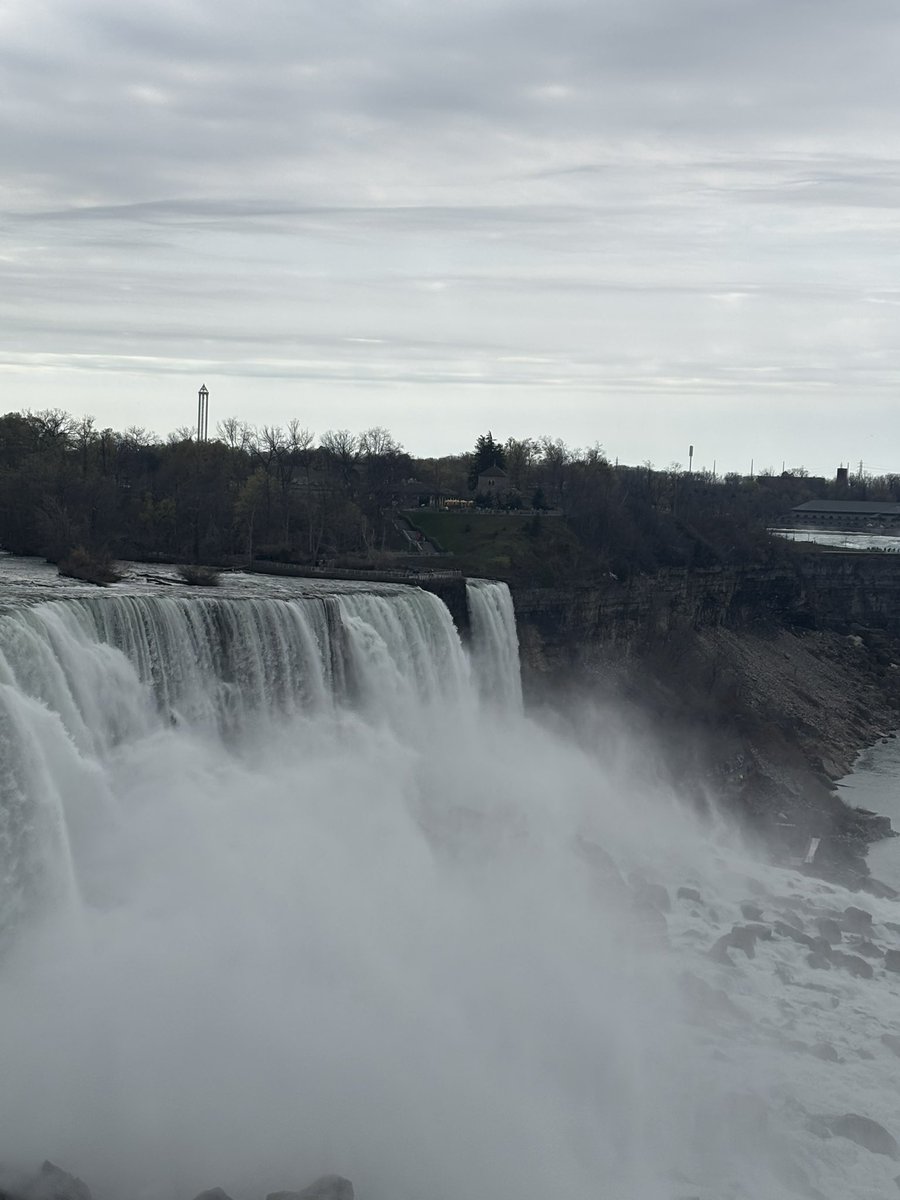 DemonioDemus's tweet photo. Niagara falla https://t.co/r5LKM0InLS