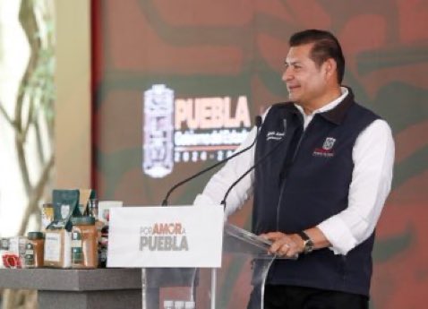 Con inversión de 211 mdp, el Gobierno del Estado trabaja en el rescate del río Atoyac con la construcción de colectores y plantas de tratamiento.
El gobernador <a href="/armentapuebla_/">Alejandro Armenta</a> , explicó que contempla acciones de saneamiento desde el nacimiento del río hasta el lago de Valsequillo