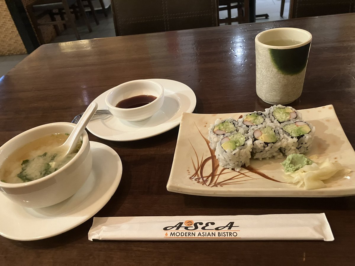 MutsukoTweeting's tweet photo. A little Brooklyn visit, a little lunch break 🍵🍣🍱 少しブルックリンへ、少しランチ休憩✨ https://t.co/PXoXbEWdJu