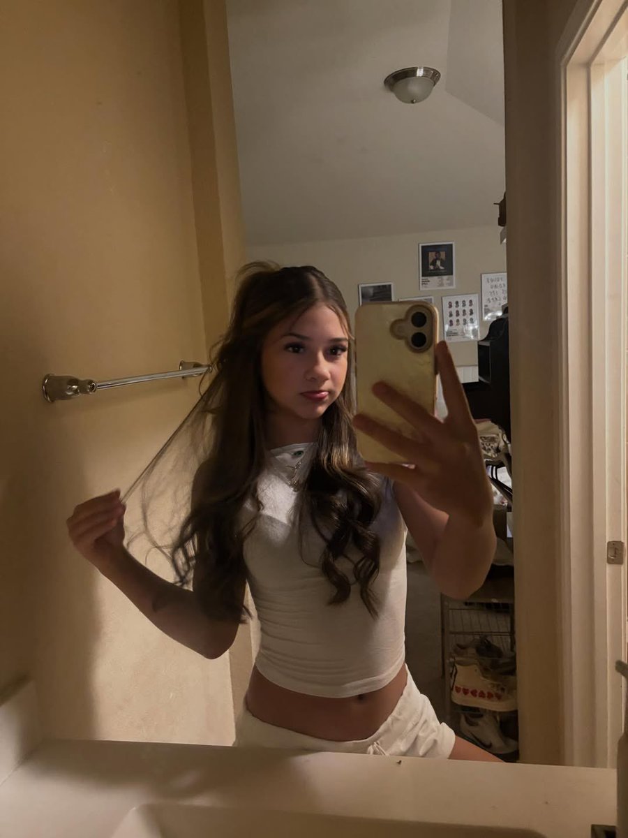 Emily 🫦 tweet media