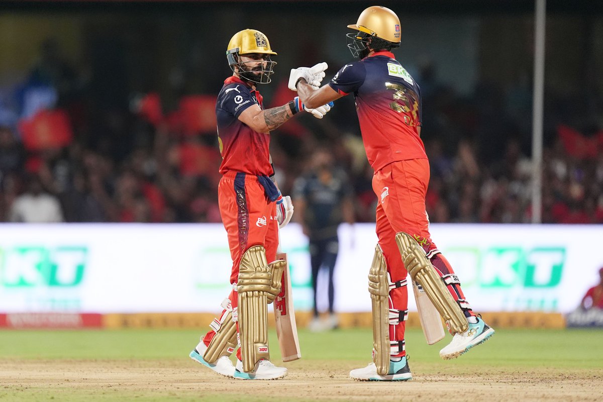 ArgusNews_in's tweet image. #IPL2026 I 34th match I Royal Challengers Bengaluru beat Gujarat Titans by 5 wickets at the M.Chinnaswamy Stadium in #Bengaluru.

#ViratKohli  slammed 81 off just 44 balls; Devdutt Padikkal scored 55 off 27 balls. 
#RCBvGT #IPL #indianpremierleague #ArgusNews