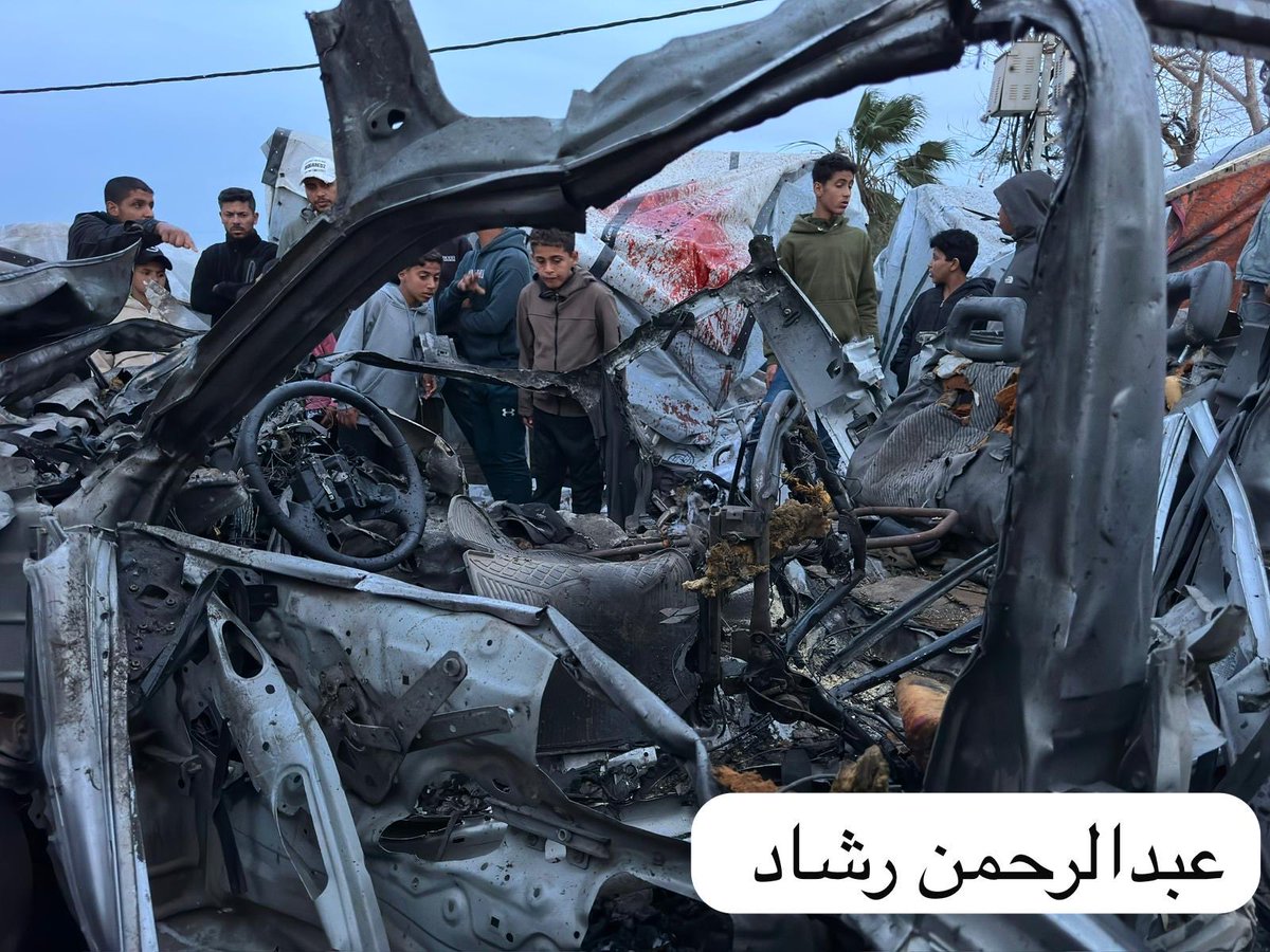 مجزرة صهيونية بحق رجال الشرطة المدنية في جنوب قطاع #غزة..

سبعة شهداء في استهداف سيارة الشرطة بمواصي  خانيونس.