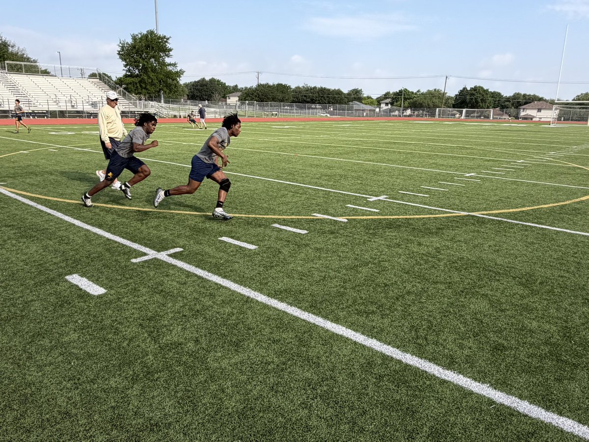 coach_pleasant's tweet image. 🚨🚨🚨‼️ Fantastic Friday &amp;amp; Competition today ! 😤😤😤So proud of these young men &amp;amp; coaches! #CTC #TigerTempo #WeOnDat @STPCTCFOOTBALL @stpfootballbc