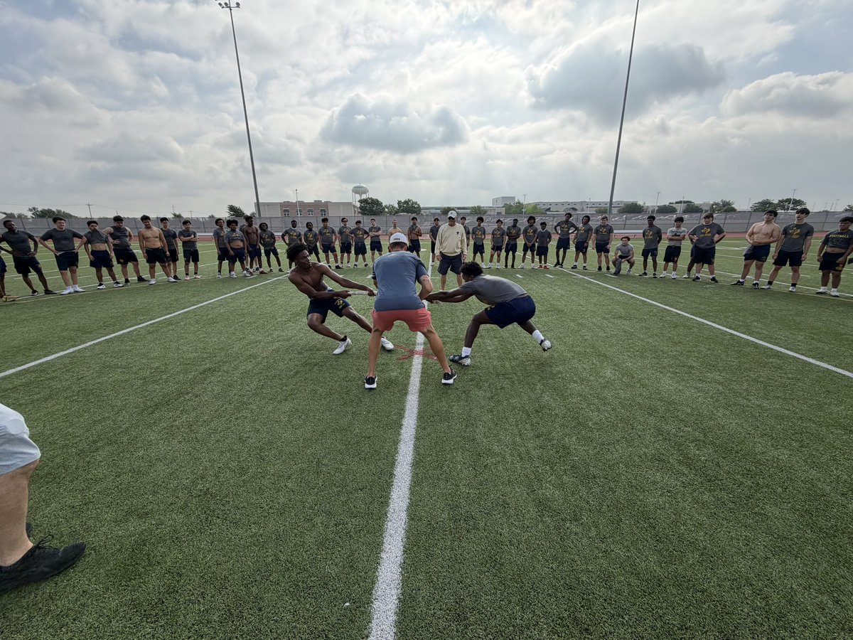 coach_pleasant's tweet image. 🚨🚨🚨‼️ Fantastic Friday &amp;amp; Competition today ! 😤😤😤So proud of these young men &amp;amp; coaches! #CTC #TigerTempo #WeOnDat @STPCTCFOOTBALL @stpfootballbc
