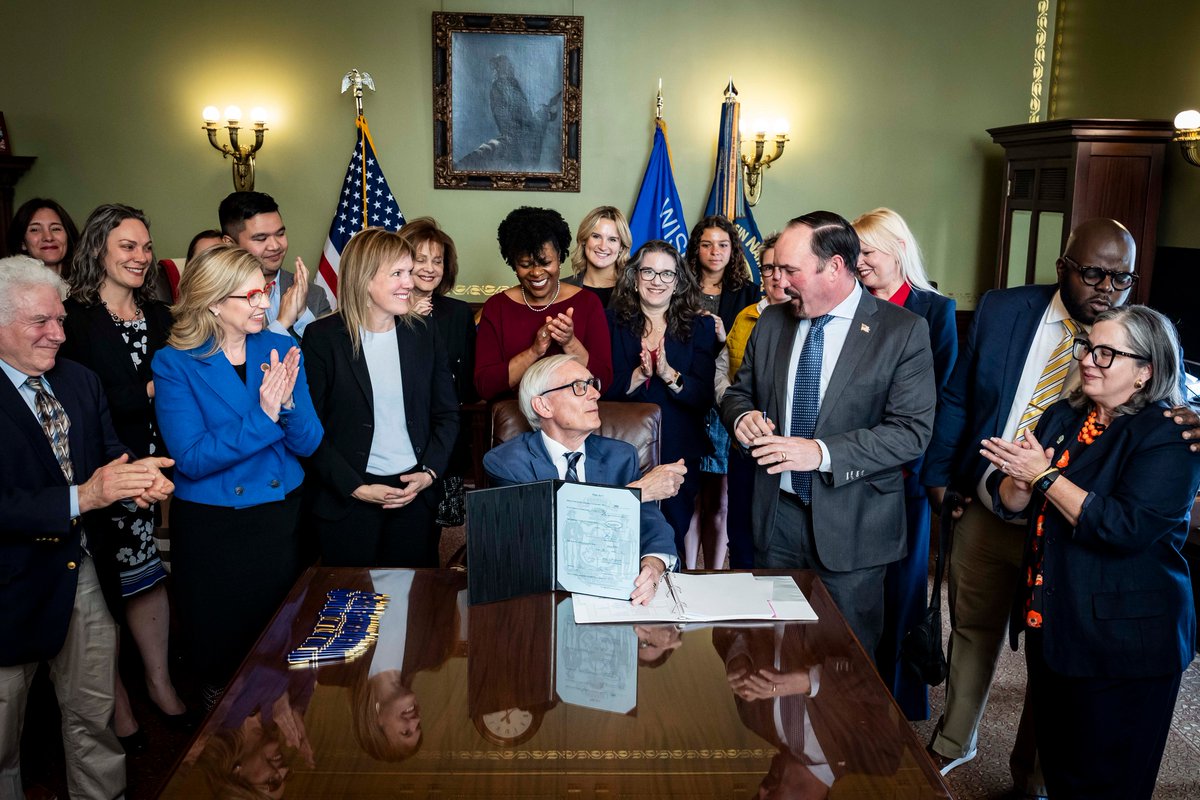 SenateDemsWI's tweet photo. Legislative Democrats continue to focus on reducing costs for Wisconsinites, including making homeowners more affordable for more families. Thanks to @StateSenLaTonya her work in creating and passing a workforce home loan initiative. https://t.co/BLFgFo0D24
