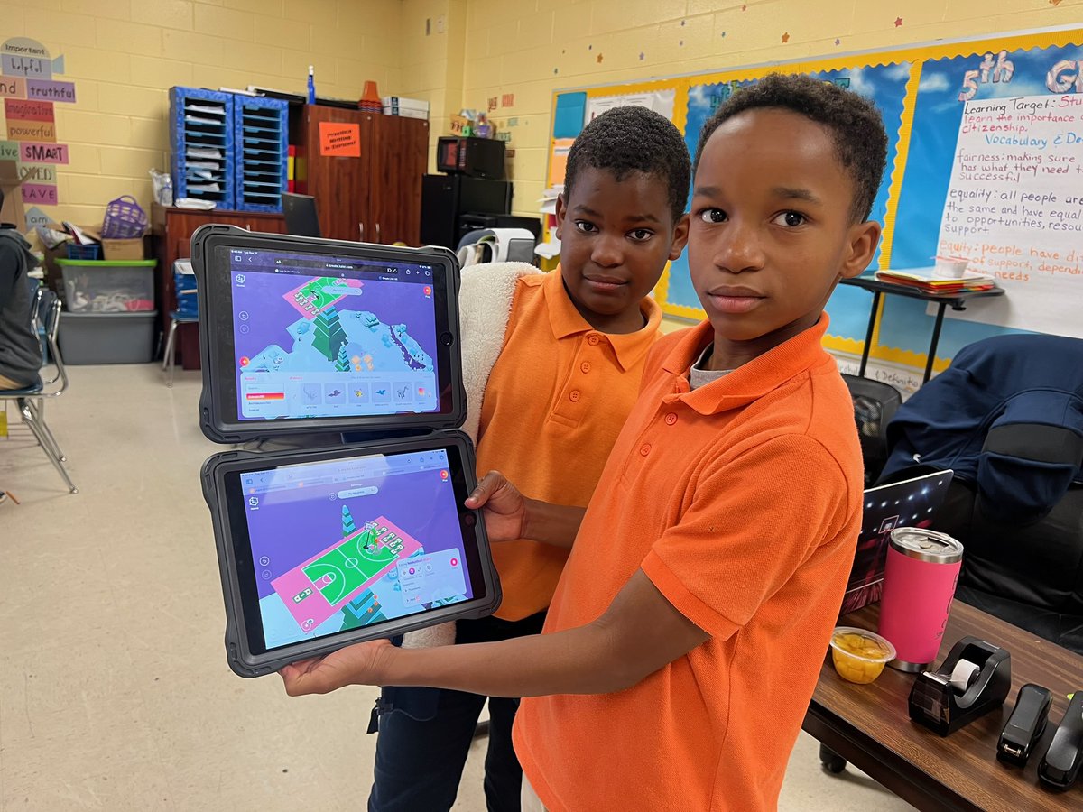 ExploreKaiXR's tweet image. Shoutout to the 4th graders pitching big ideas like it's Shark Tank.

#Kai XR creates the next generation of innovators. 🚀

📍Perry County