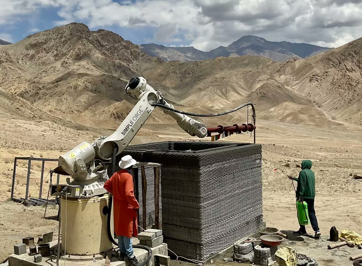 Indianinfoguide's tweet photo. 🚨IIT-Hyderabad builds world's highest on-site 3D-printed military bunker at 11,000ft in Leh. https://t.co/EJCsuKAYyG