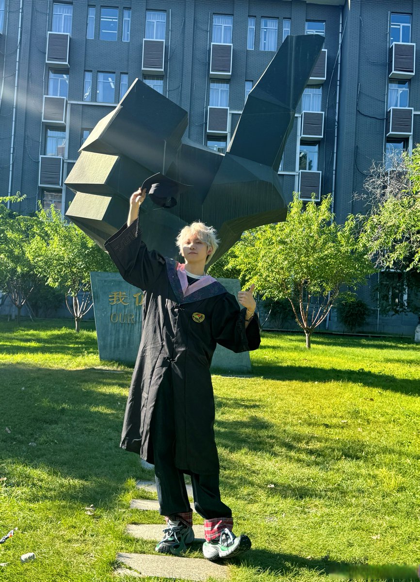 huong nguyen tweet media