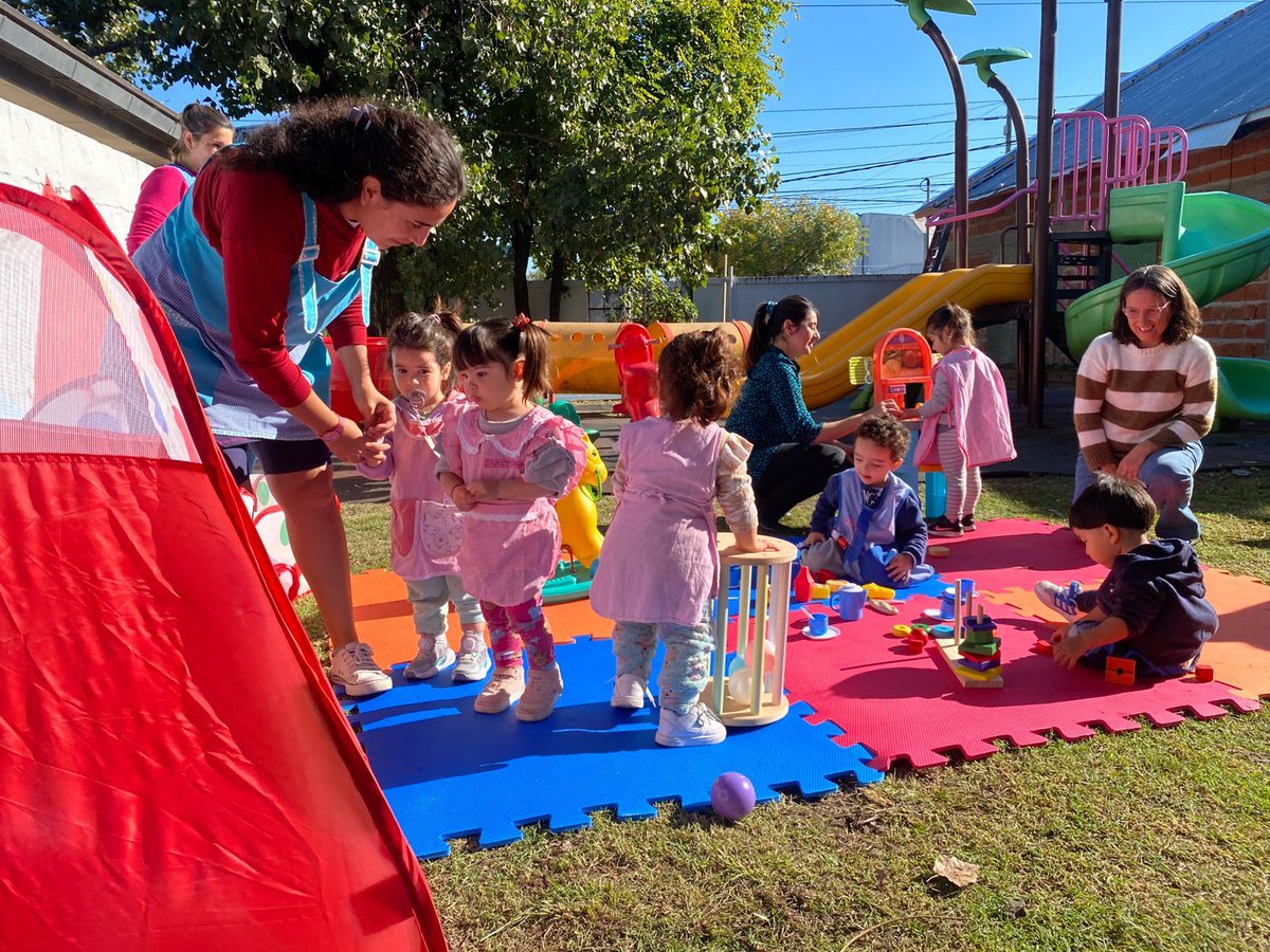 SecMujeresTigre's tweet photo. 🎲 Entregamos kits lúdicos en el Jardín N° 922 de Don Torcuato para seguir fortaleciendo el aprendizaje a través del juego 🧩💜

Acompañamos a las infancias con más herramientas, promoviendo la creatividad desde los primeros años.
@ZamoraJulio  @GiselaLZamora @NaOlivieri https://t.co/zH6WTivD82