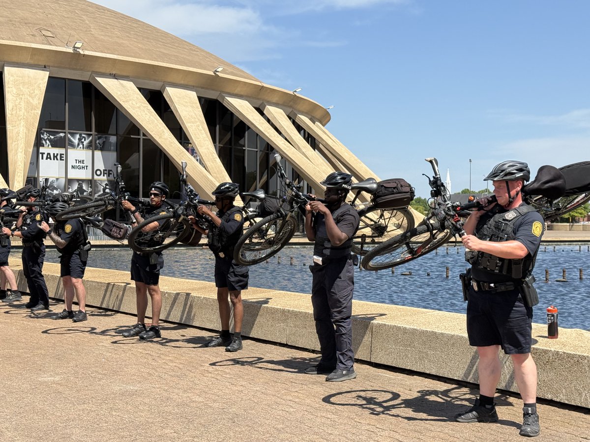 Norfolk Police Dept tweet media