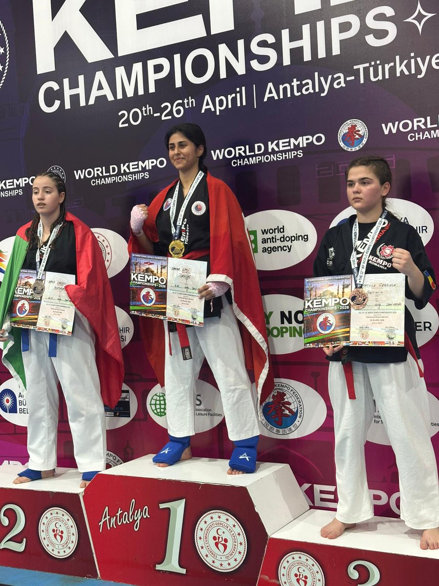 Bodrumlu Sahra Çiftçi Kempo'da dünya şampiyonu oldu anterhaber.com/bodrumlu-sahra… #bodrum #kempo #sahraçiftçi #spor #madalya #ödül