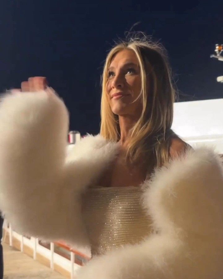 Jennifer Aniston Jennifer Aniston tweet media
