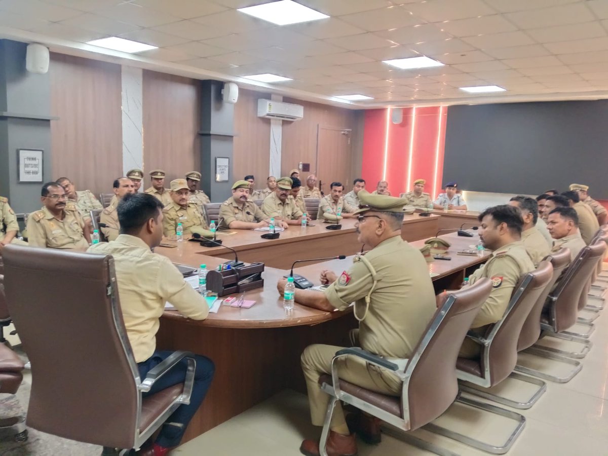 Agra Traffic Police tweet media