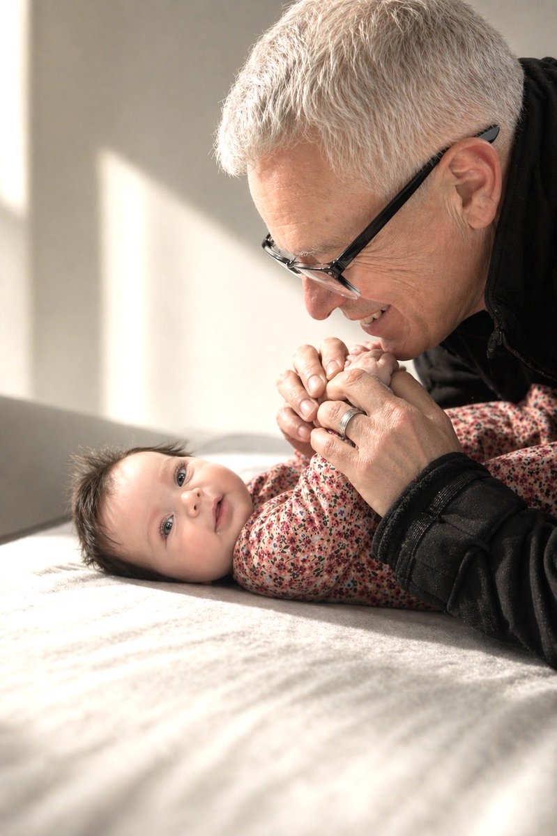 Tuve la compañía de esta pequeña dulzura esta mañana en mi cita médica. Esta pequeña bebé trae alegría y luz a todo lo que hace.