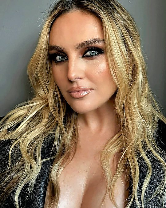 perriecrave's tweet photo. this kind of make up really reminds me of glory days era https://t.co/BEhVVyWVY9
