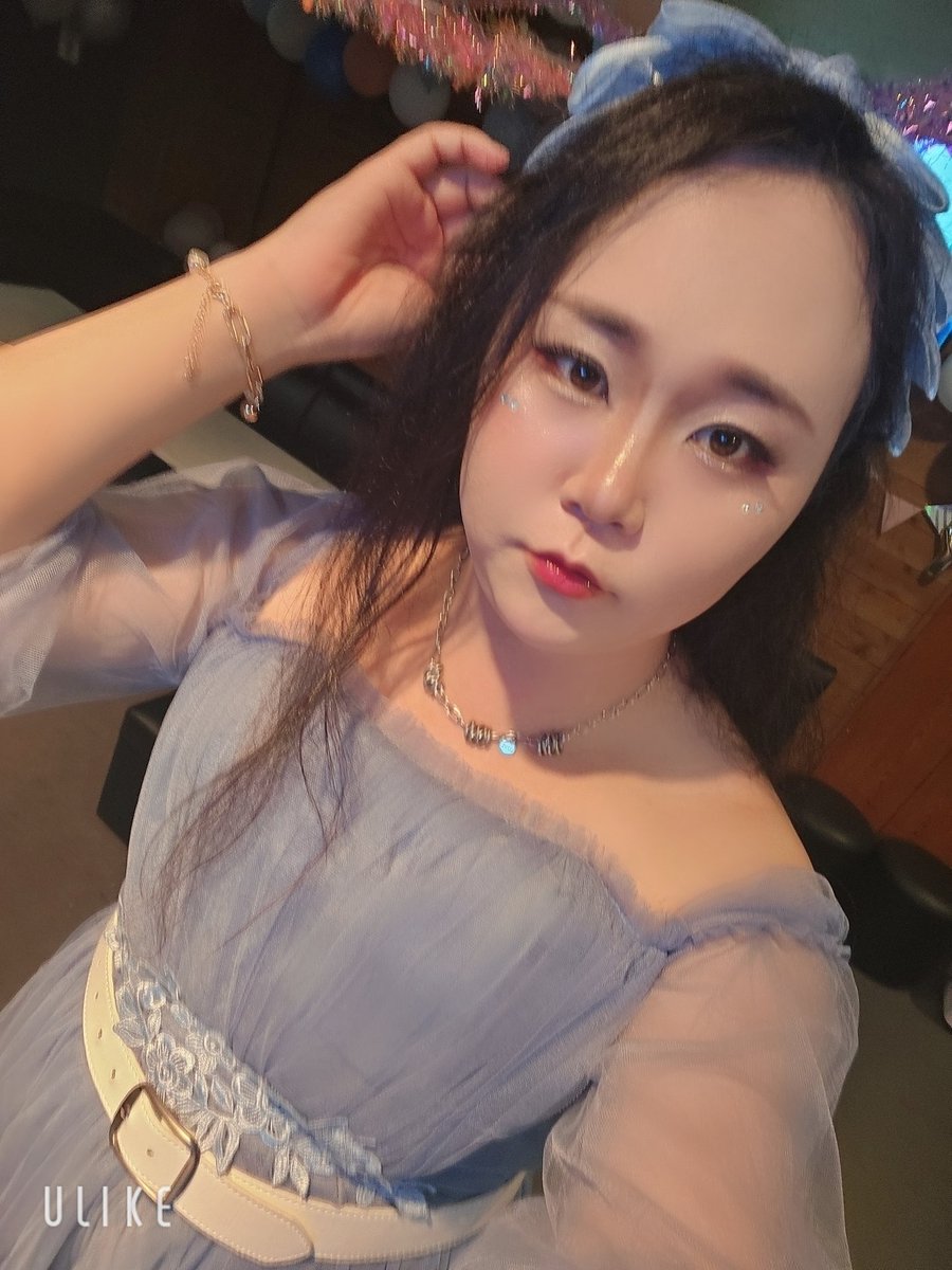 lovely2020karyu's tweet image. 2026年4月25日
とうとう30歳を迎えました。
まだまだ大変なこと、楽しい事色々続きますが
頑張っていきたいと思います。、これからもよろしくお願い致します！！！(&amp;gt;人&amp;lt;;)

 #LGBTQ
 #誕生日 
 #自撮り