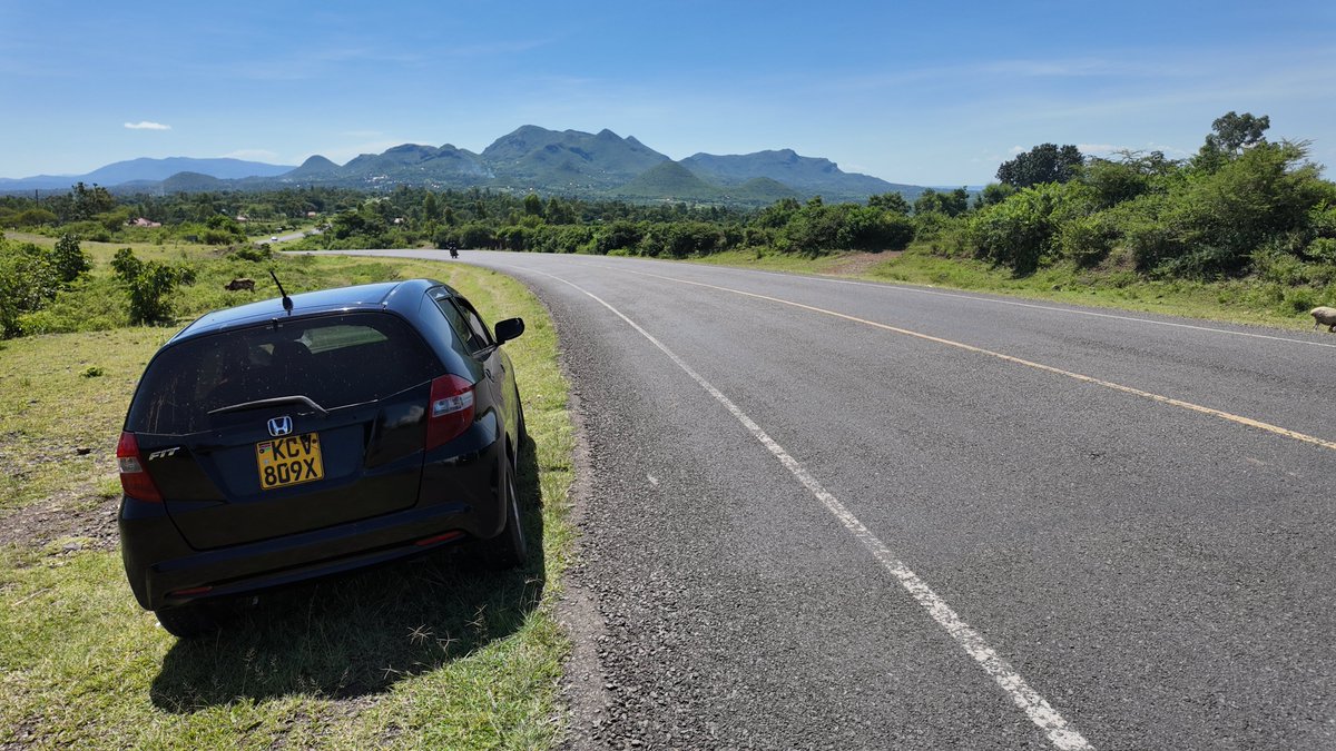 OhuruDen's tweet image. 1⃣ I set off on my Kenyan roadtrip a few weeks ago 🇰🇪🚗

A🧵 (I have divided it into stretches) Stretch 1; Nrb - Vasha - Naks - Kericho - Kisii - Homabay - Kisumu 😊 

In this episode I set off for Homabay from Kisii (and end up on Rusinga Island) 

#thread #kenyanroadtrip
