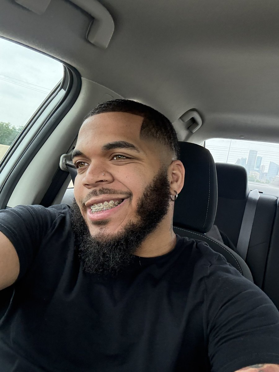 Kylo•Rodriguez🦍 tweet media