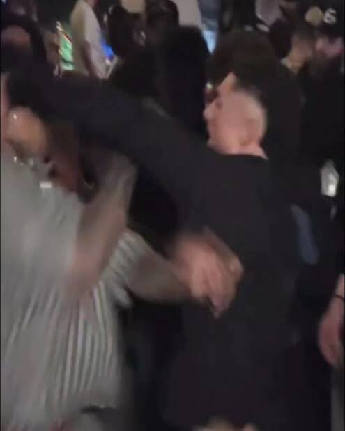 musiccritic4U's tweet image. #FightClub: During the grand opening of #BacaraClub in #MiamiBeach on Wednesday night, April 15, 2026, influencer #CubanTarzan (Andrew Morales) reportedly knocked out controversial streamer #tv #radio