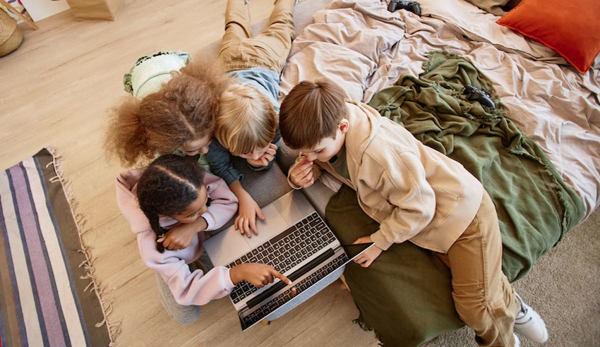 SyndStrat's tweet photo. If the hand that rocks the cradle rules the world, there’s no place this is truer than today’s Gen Alpha market. Simply put, moms rule.

Read more:
https://t.co/1KqApjr9bj https://t.co/hYonMTE8NX