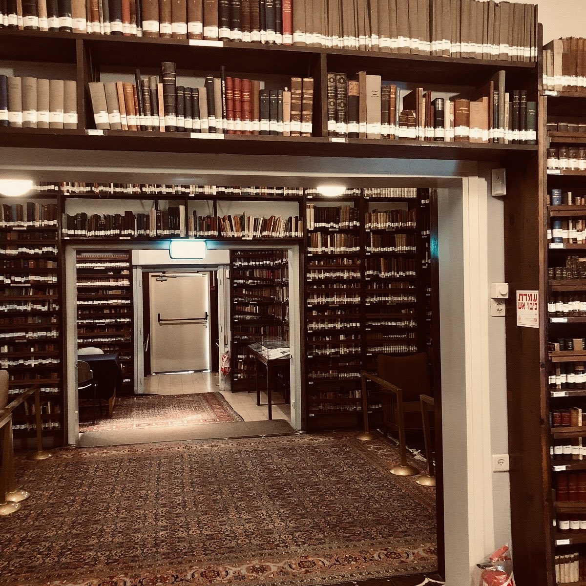 jewishhistoryst's tweet photo. A photo of the personal library of David Ben-Gurion, located on the second floor of his historic home in Tel Aviv, is a vast collection of over 20,000 books and periodicals in 20 different languages. https://t.co/d0fFscqboV