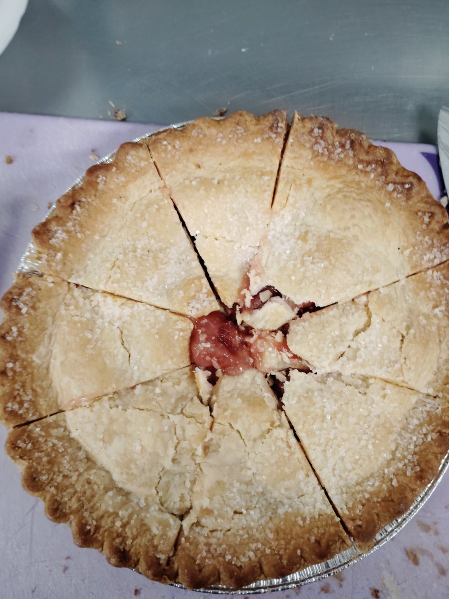 Antmon414's tweet image. #pie #americanpie#whowantssomepie#creampies