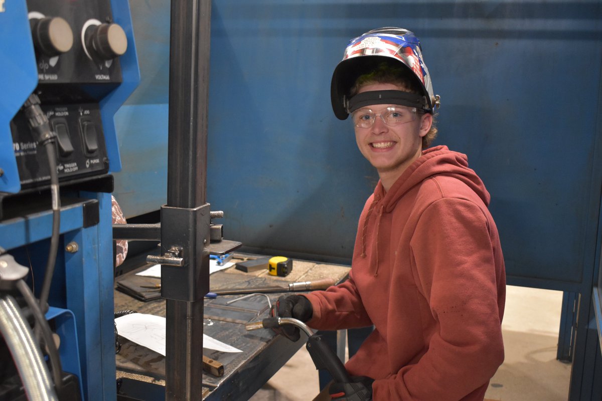muskegonctc's tweet image. Welding students tested their skills at the @mitesmichigan Live Competition @grccraiders.
✍️ From written exams to blueprint builds this was the real deal. 🧑‍🏭 Kaden (GTAW), Carson (Overall), Tyler (SMAW), &amp;amp; Jacob (GMAW) competed against students from across MI #FutureFocused