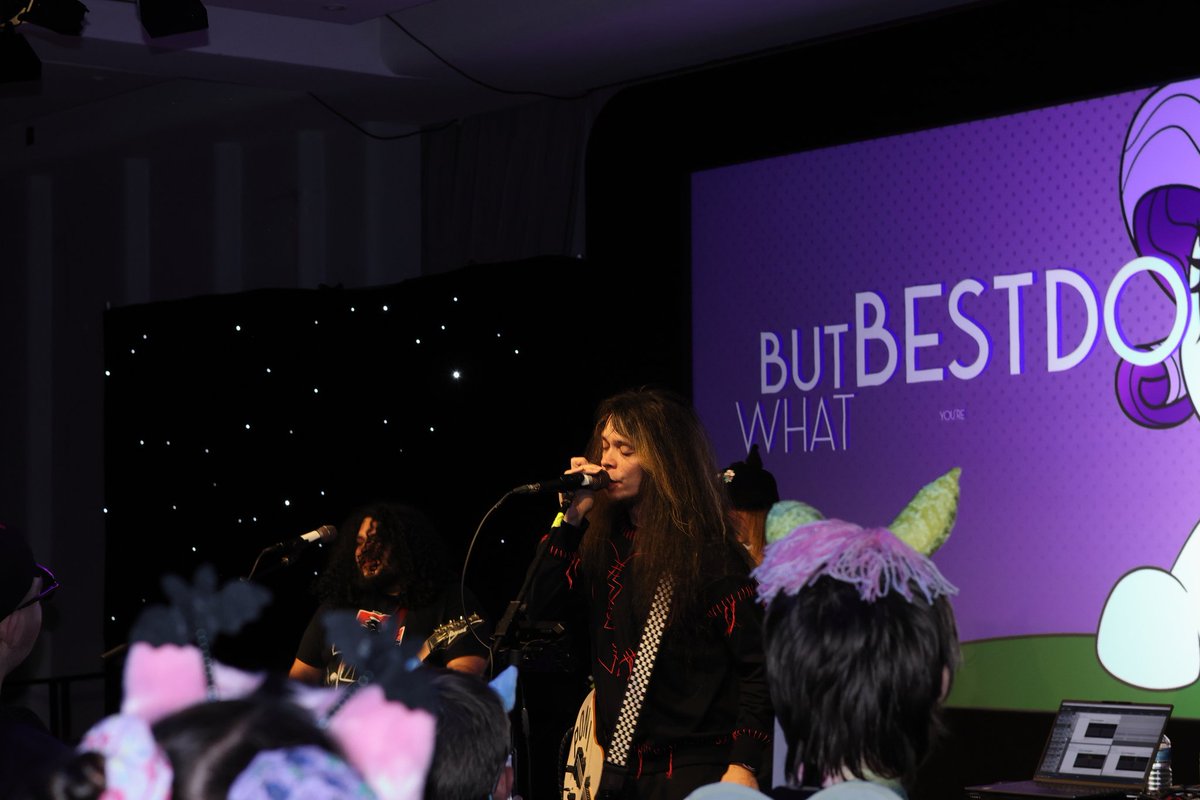 UK PonyCon ‘Trick VS Treat’ tweet media
