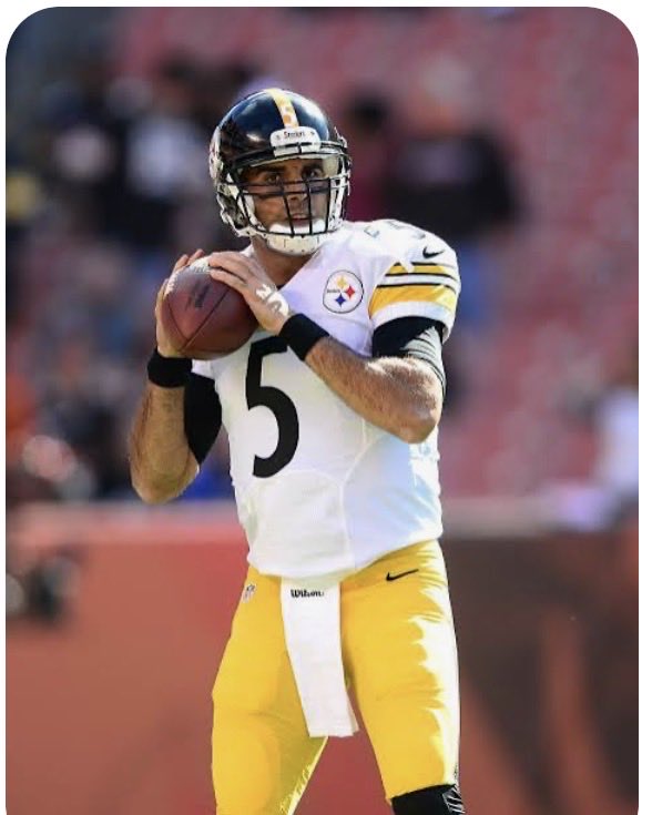 SLS_Football's tweet image. 20 years old, Rebel Alumni, Bruce Gradkowski (Class of 2001): Drafted in the 6th round (194th overall) of the 2006 NFL Draft by the Tampa Bay Buccaneers.
@bgradkowski5 is currently an assistant WR coach with the @Lions #RebelPride