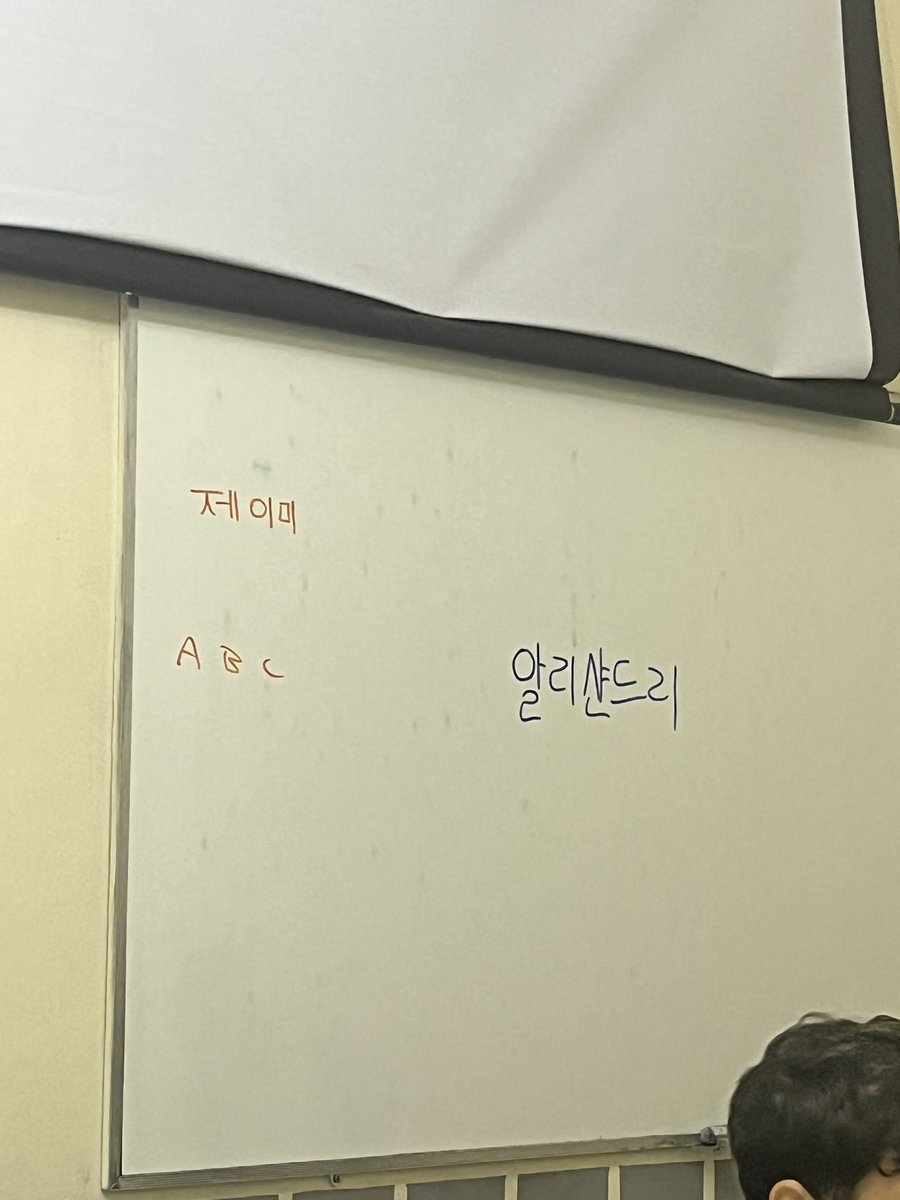 bin laden brechó e fotos 🇵🇸🇸🇦yvestumor tweet media