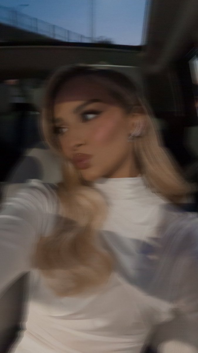 oho ohoo ohooo
o gzim blakaj o fatlum oo sdi un ncfar dite je lind ti me gjith ket fat
