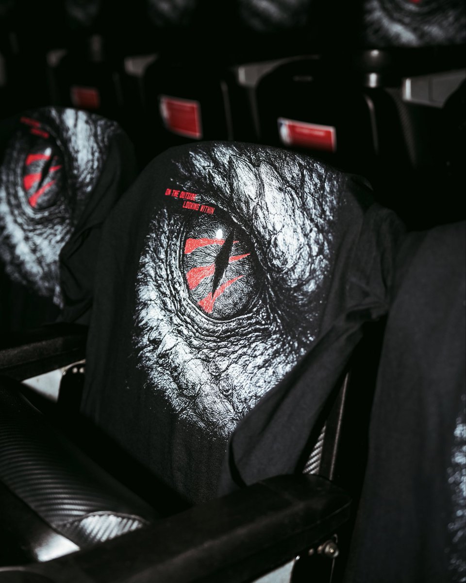 Las camisetas que repartieron anoche los Toronto Raptors para todos los fans que asistieron. Qué locura