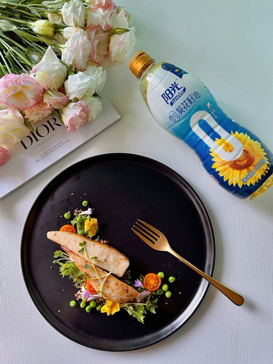 ManapMaz's tweet image. Swap junk for joy!  Grilled chicken + roasted veggies + quinoa = 300kcal, 25g protein, 5g fiber. Fuel your day—no crash, just steady energy. #FatLossMeals #CleanEating