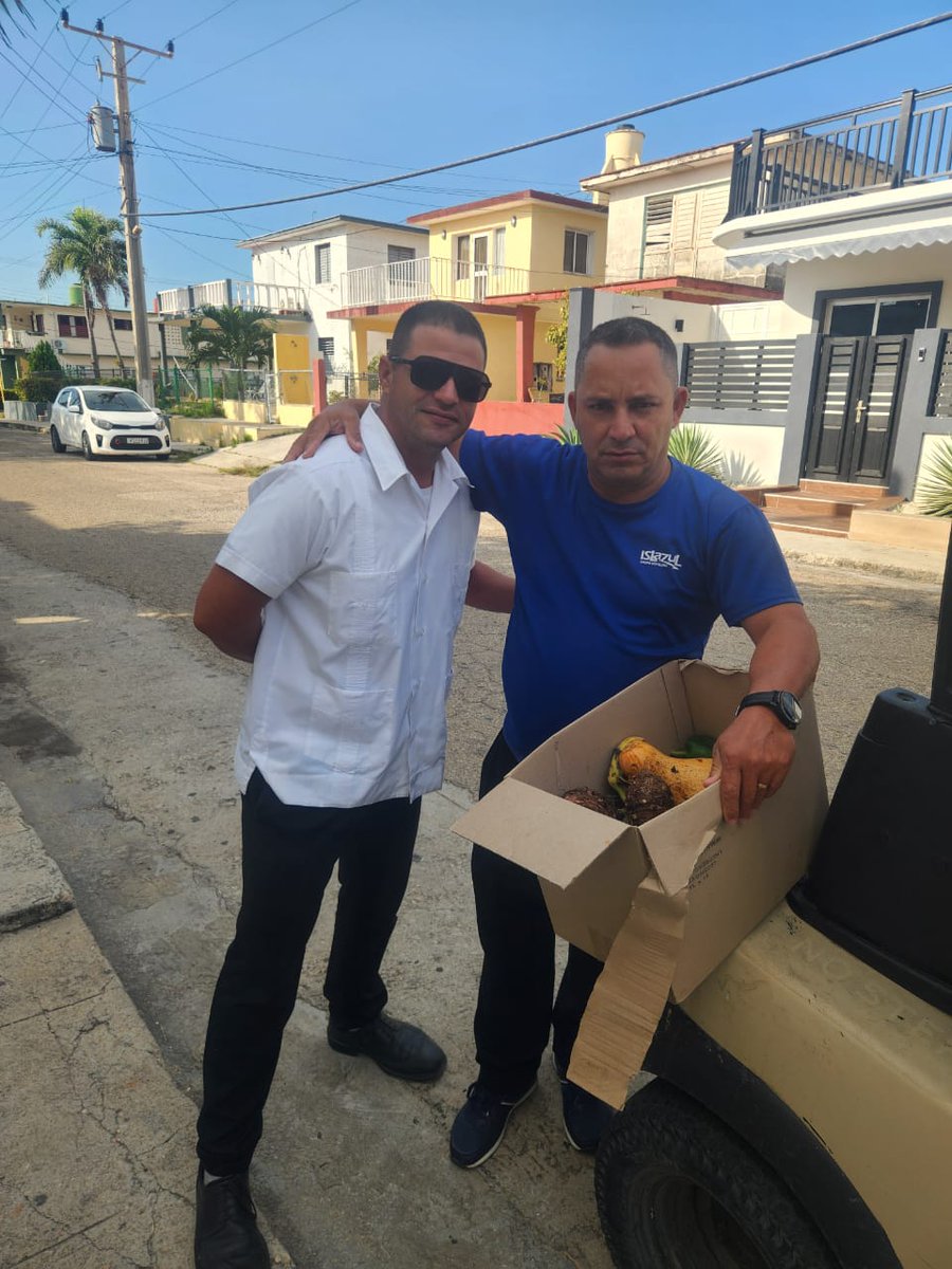 El padrinazgo no es un título, es una responsabilidad diaria y así lo demuestra el <a href="/acuavara/">Hotel Acuazul Varazul Sotavento</a> con su caldoza en la Circunscripción 87.
#CubaEsRevolución <a href="/IslazulV/">Islazul_Varadero</a>