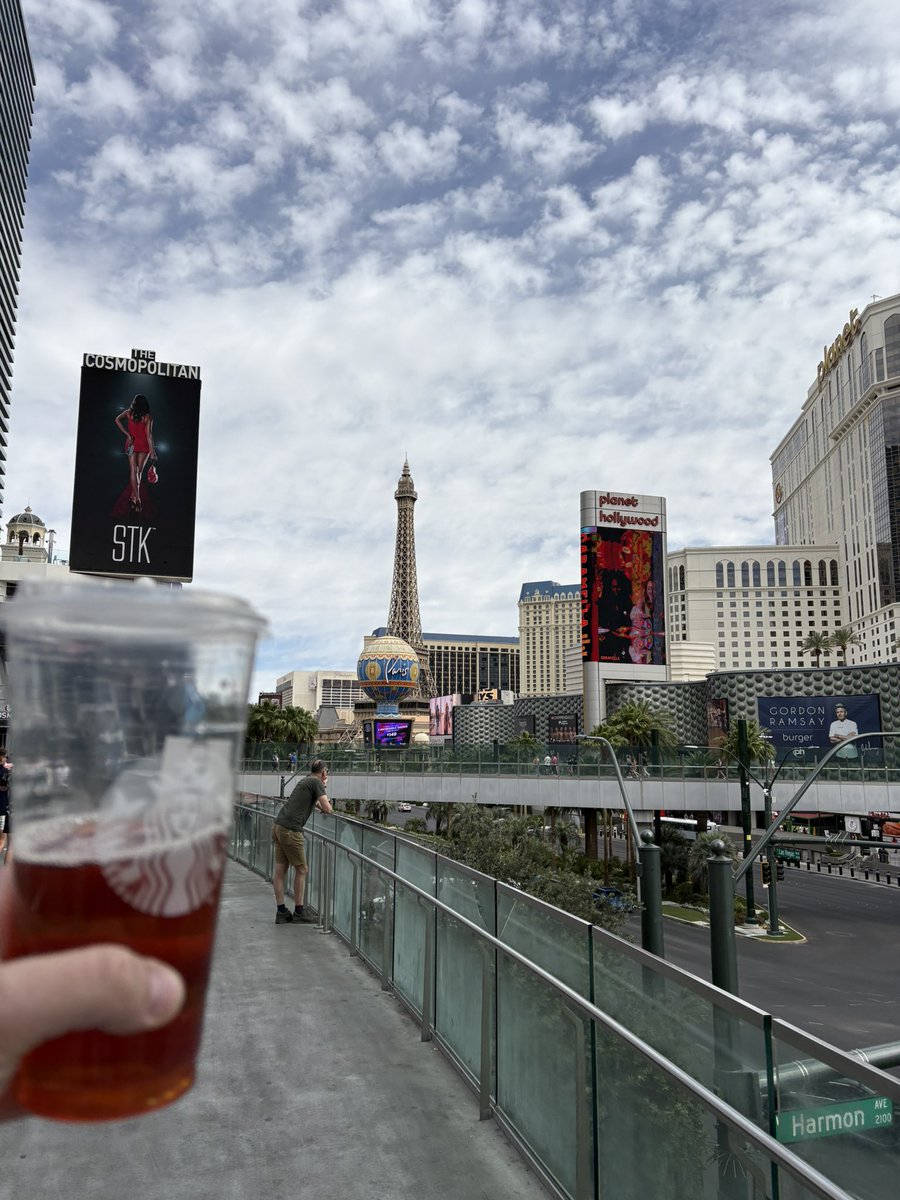 DanielOcean316's tweet image. #onthemove 🚶‍♂️

#vegas 🎰