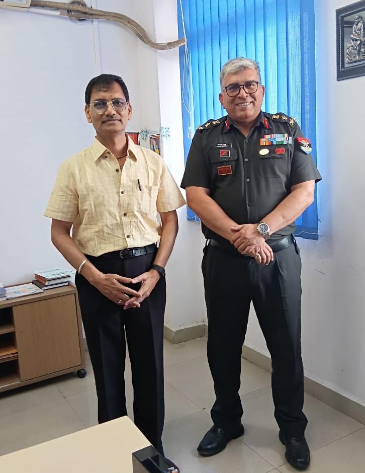 dgrIndia's tweet image. Brig Vikas Batra, ADG DRZ (Central), visited NITTR Bhopal on 23 Apr 26 and interacted with officials and #DGR-sponsored security guards. Issues related to the Security Agency Scheme were discussed.
@adgpi @indiannavy @IAF_MCC @SpokespersonMoD