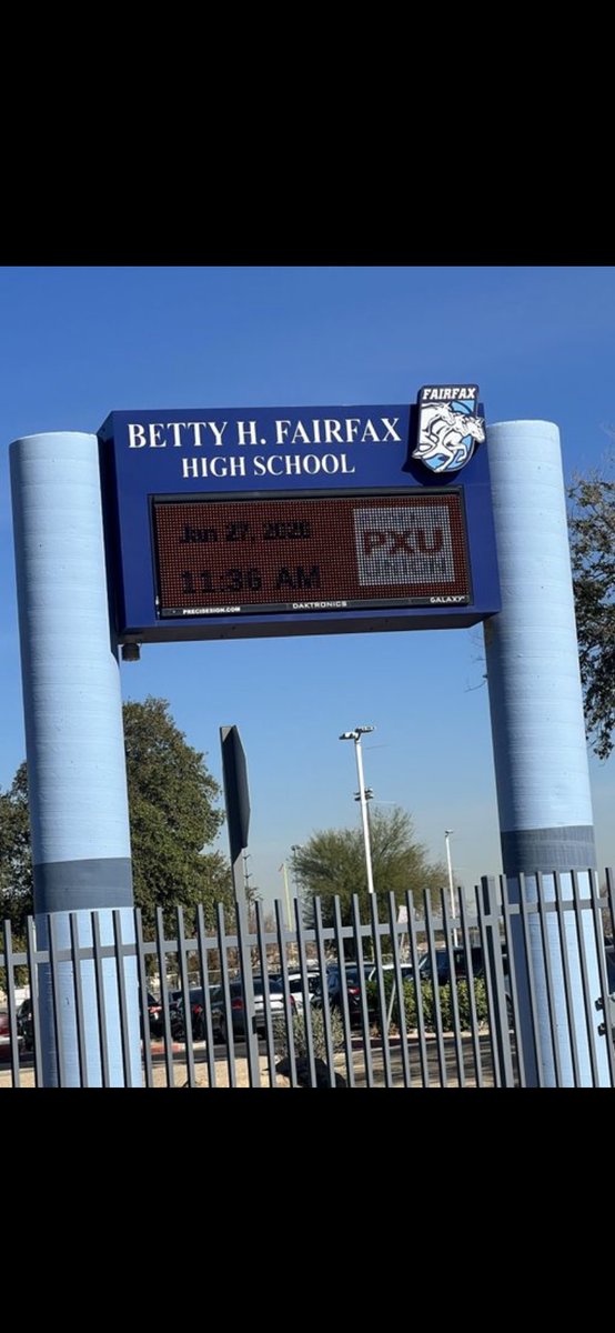 ESportsTrott's tweet photo. Thank You @CoachDucy For Your Time To Talk With Some @BFHS__Football Athletes! Appreciate The Hospitality Yesterday! #Rollstorm https://t.co/KDygWDrf5Q
