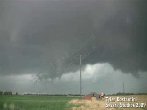 BrendonScott's tweet image. Say a prayer for those in Enid, OK. They’ve been dealing with an angry Mother Nature lately. 🙏🏻✝️

#tornadowarning #F5 #Oklahoma #tornado