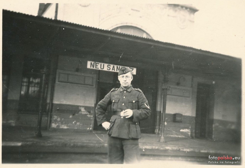 TomFromKatowice's tweet image. My name is Jerzy Mróz 🇵🇱,
a technician from Nowy Sącz, born on April 2️⃣4️⃣, 1912.
I was murdered by #Germans in their #death camp #Auschwitz on March 23, 1942 at the age of 2️⃣9️⃣ only because I was a #Pole. 
I survived almost 1️⃣ year.
Please, #NeverForget me!
#Genocide 
#WWII