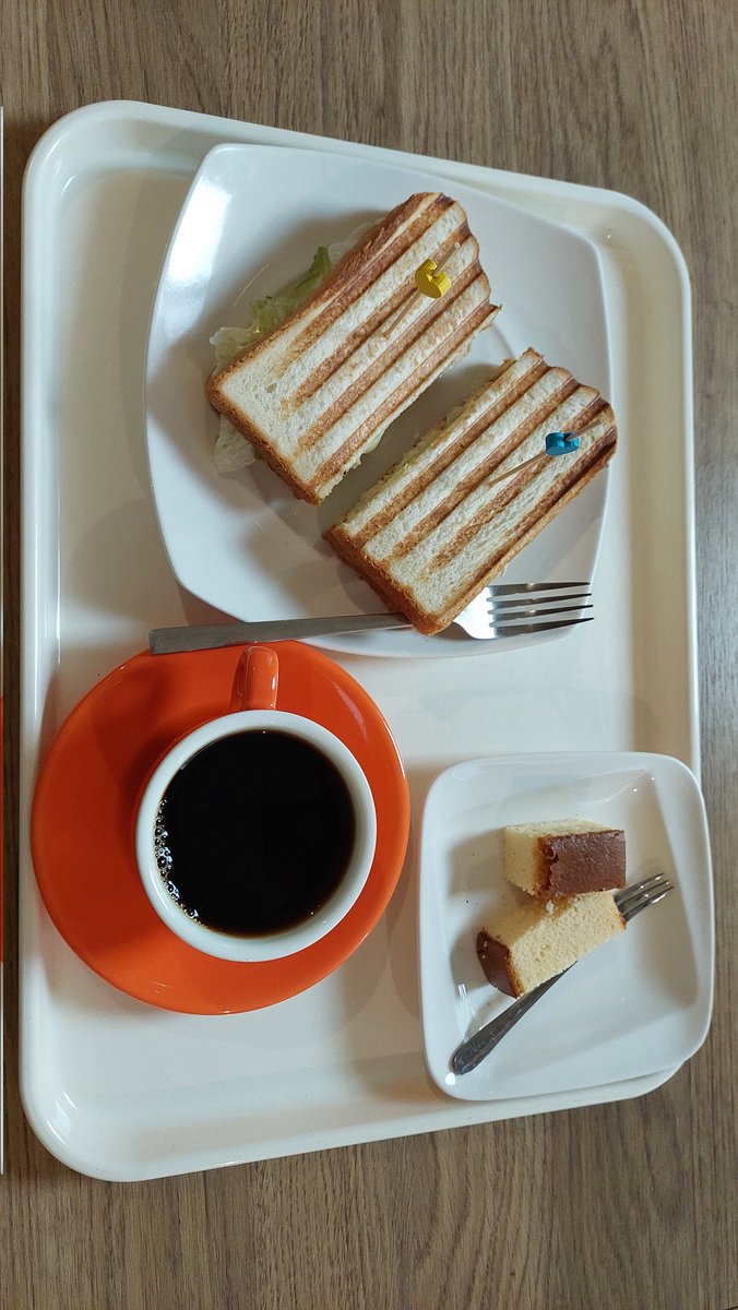 LinXiang_726's tweet photo. @ERBloodflame @tokino_sora @robocosan @yuzukichococh @oozorasubaru @inugamikorone @houshoumarine Happy Birthday
(Here’s your cake) https://t.co/YgGGLQ78qD