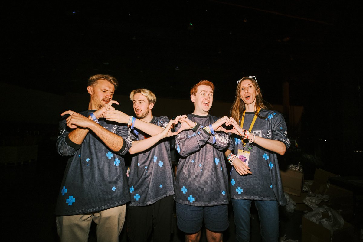 TwitchRivals's tweet image. Who needs an AI filter when you have the real thing?

📸 by Morgan Rindengen