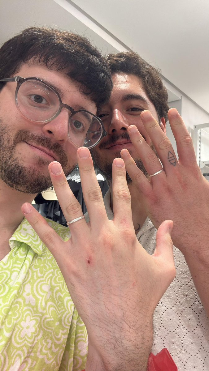 desinteligência artificial tweet media